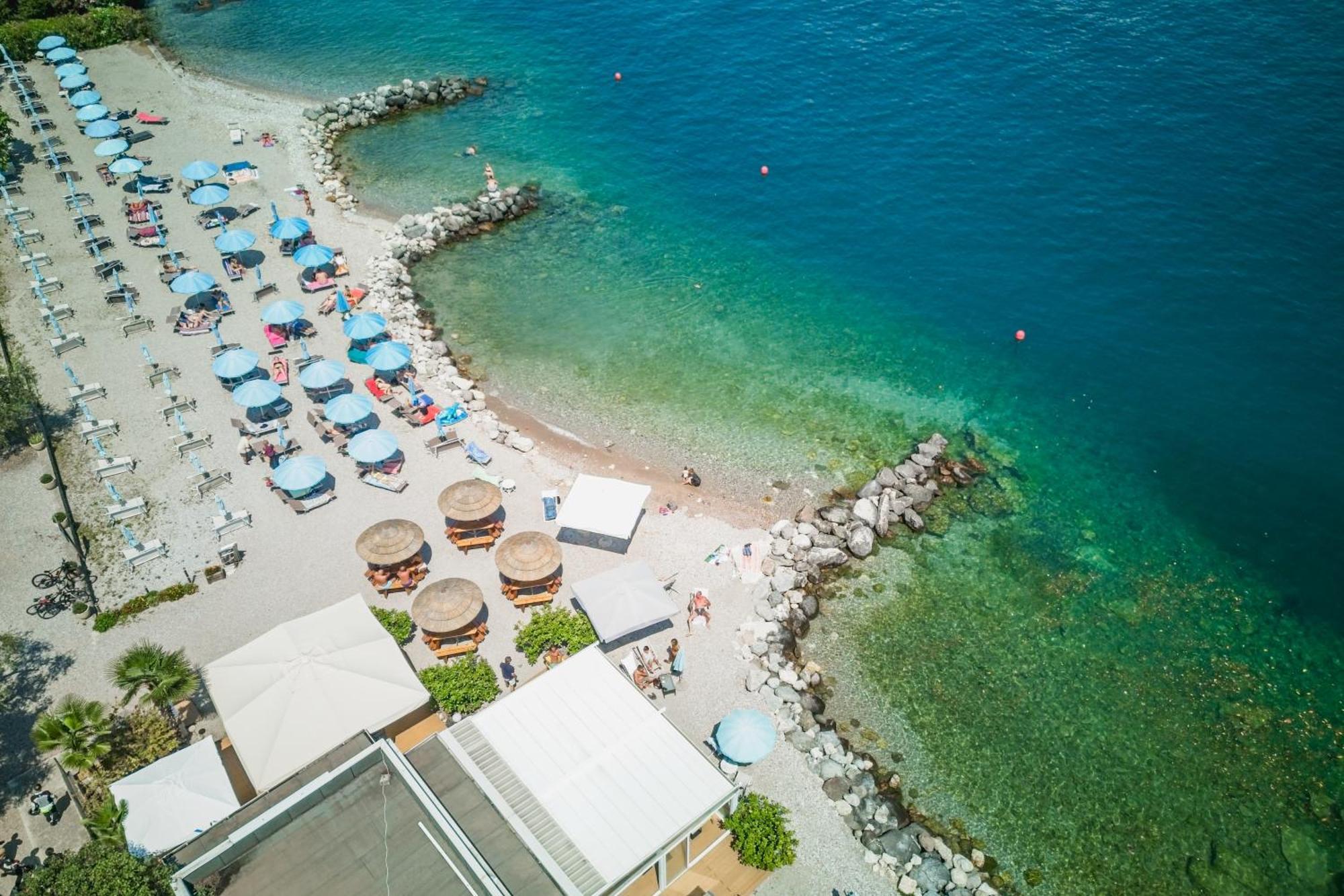 Hotel Gardenia Al Lago Гарняно Екстериор снимка