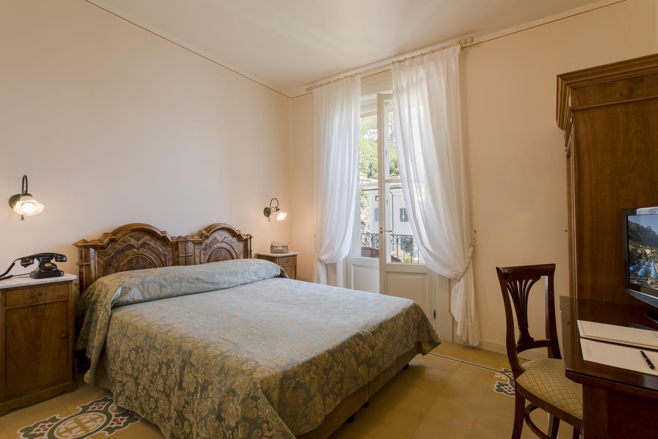 Hotel Gardenia Al Lago Гарняно Екстериор снимка