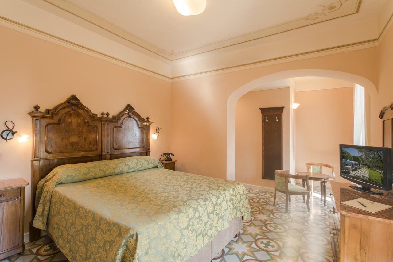 Hotel Gardenia Al Lago Гарняно Екстериор снимка